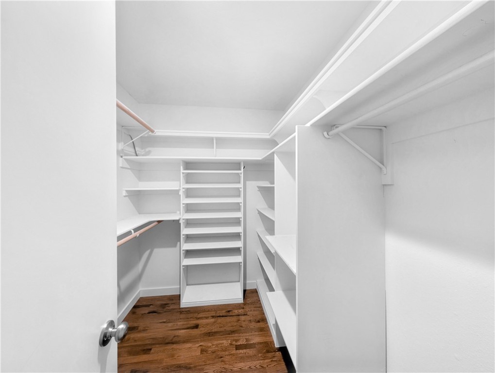 Townhouse Tct 3 A/K/A Drake Court Bvv - Residential
