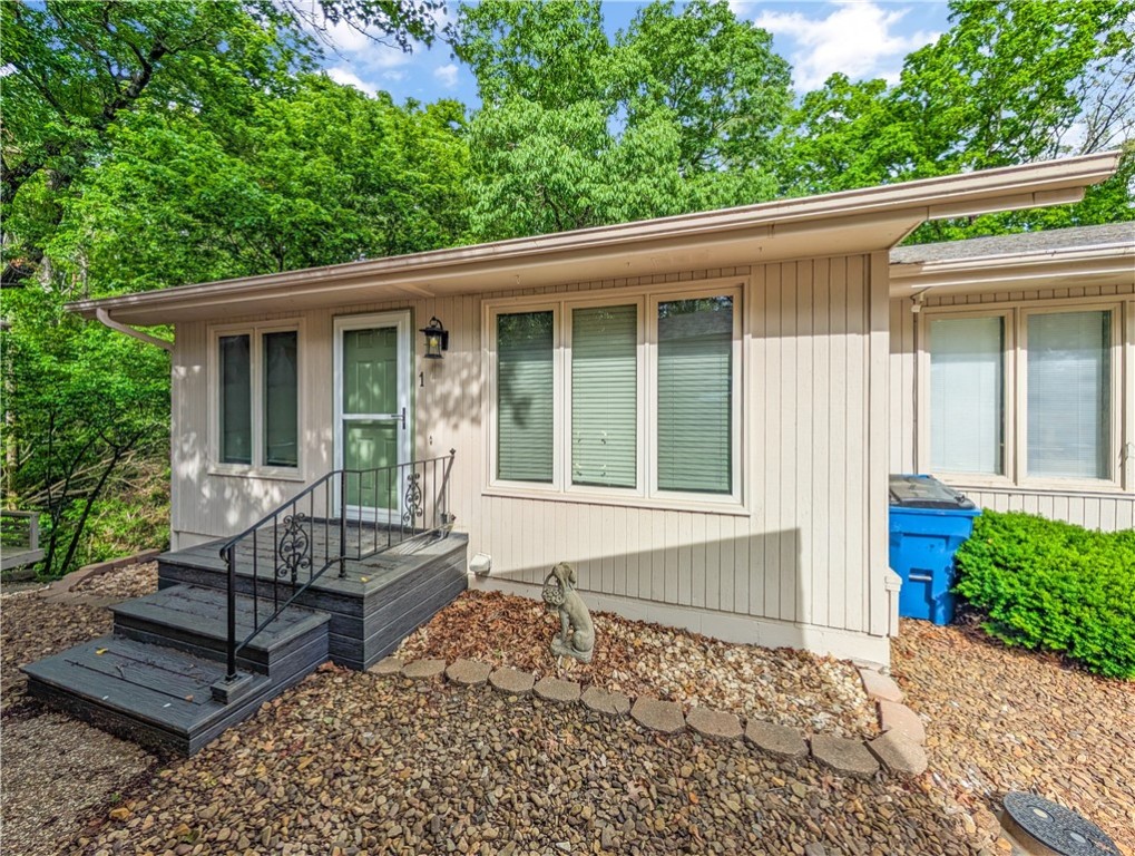 Townhouse Tct 3 A/K/A Drake Court Bvv - Residential