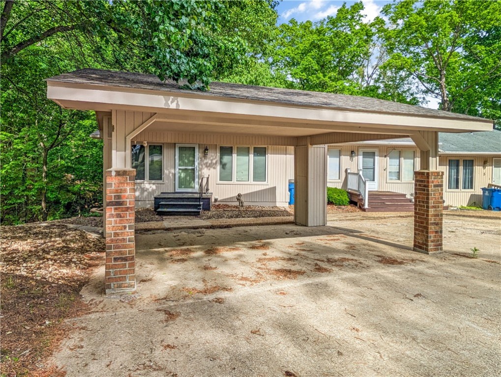 Townhouse Tct 3 A/K/A Drake Court Bvv - Residential