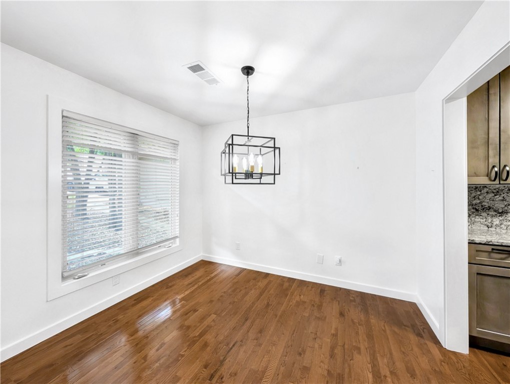 Townhouse Tct 3 A/K/A Drake Court Bvv - Residential