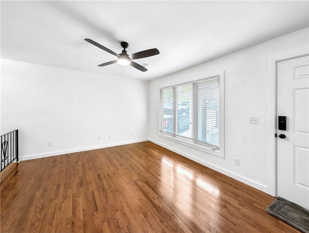 Townhouse Tct 3 A/K/A Drake Court Bvv - Residential