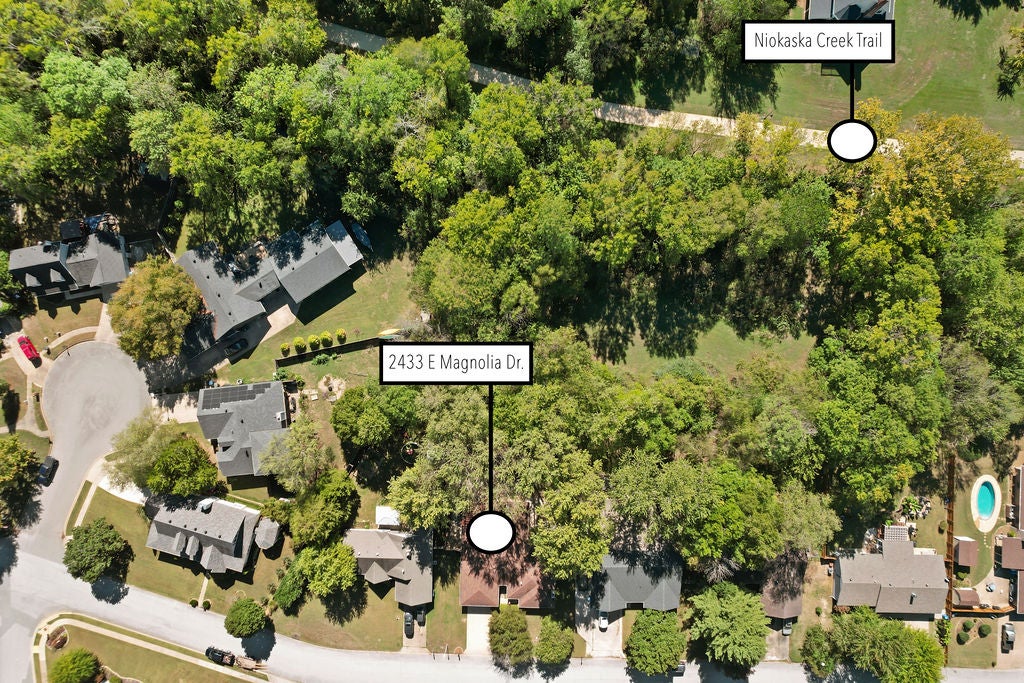 2433 E Magnolia Drive