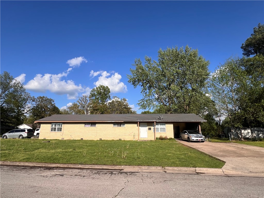 Great duplex with a good size lot. Theodore side (3 bed) is owner-occupied. Newell side (2 bed) is leased for 1-year at $1,200/month.
Roof replaced 2014, A/C both sides 2018. Theodore side (3 bed) upgraded chimney & light fixtures in living room, kitchen, new windows on both units. New flooring on Theodore side (3 bed). New flooring on Newell side (2 bed) and new carpet in bedrooms. Close to many parks, library, schools, business districts, main city arteries roads, 1-49. Close to downtown Springdale. Sold-As-Is.
