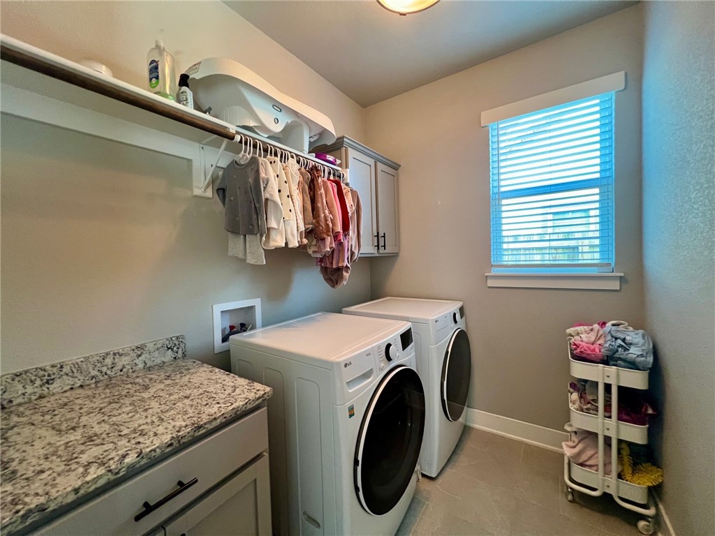 Grove Ph Iii, The Rogers - Residential Lease