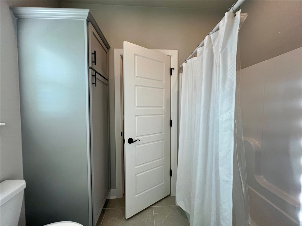 Grove Ph Iii, The Rogers - Residential Lease