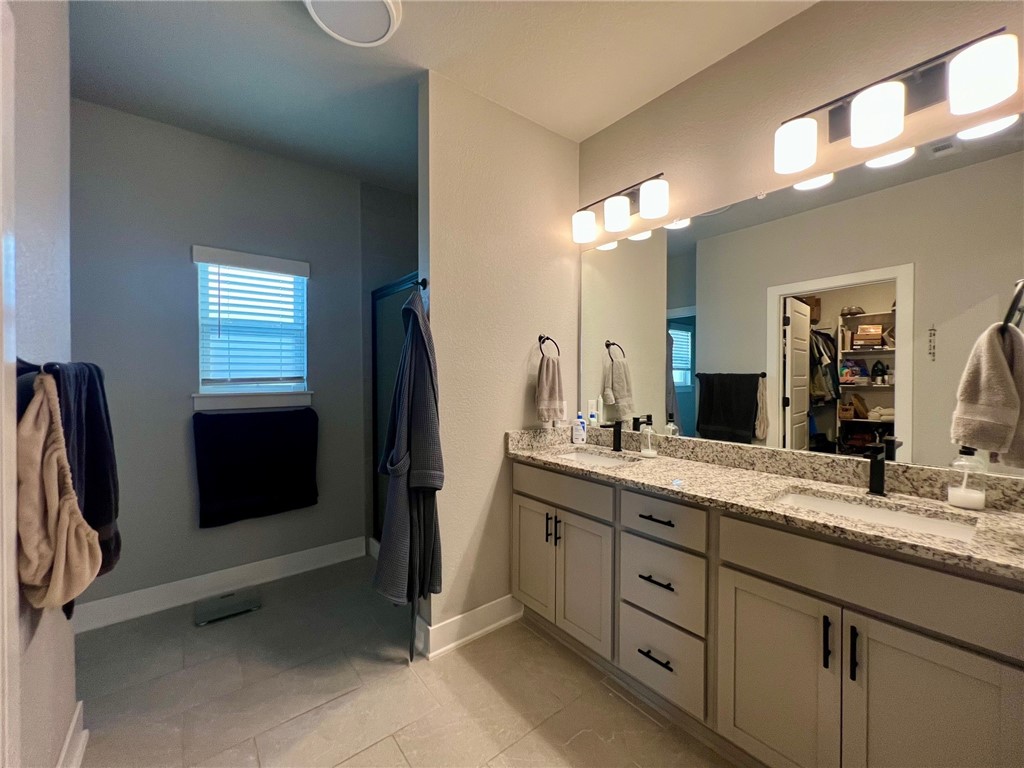 Grove Ph Iii, The Rogers - Residential Lease