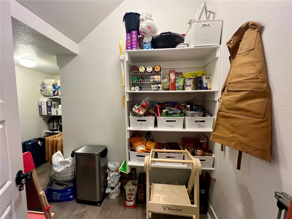 Grove Ph Iii, The Rogers - Residential Lease