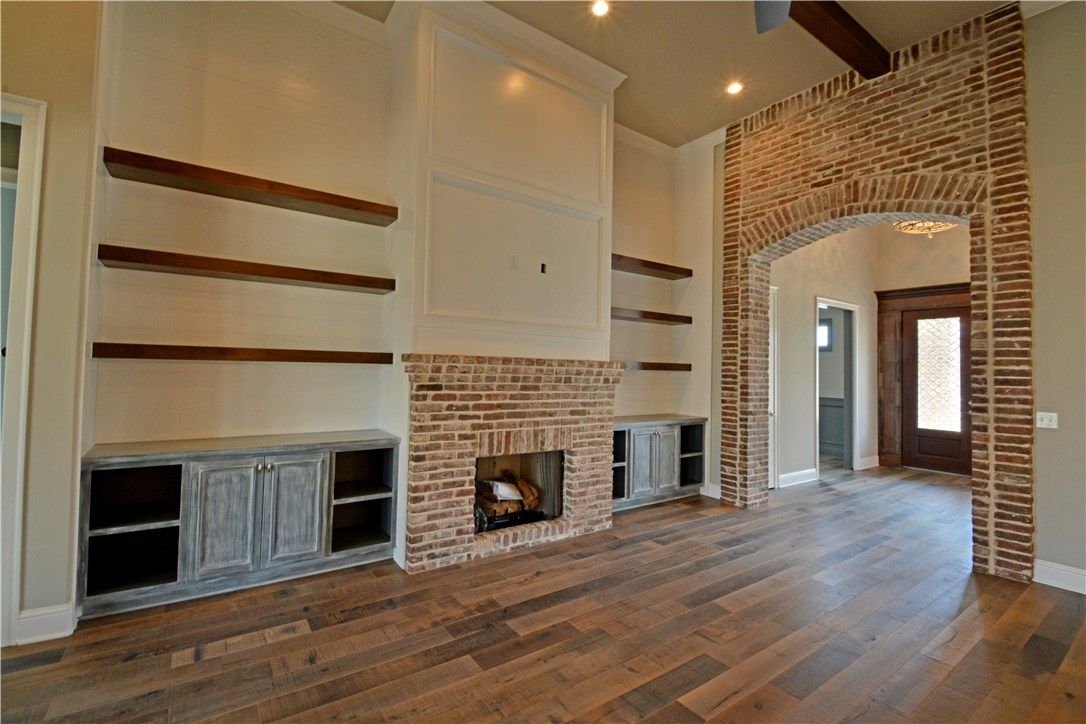 Oak Tree - Residential