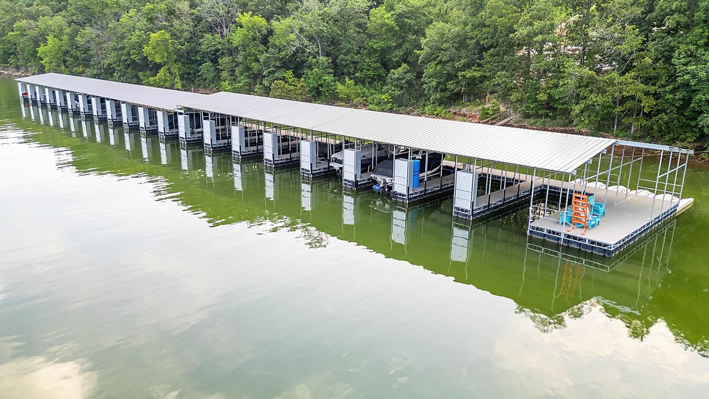 Hawks Landing On Beaver Lake Rurban - Land