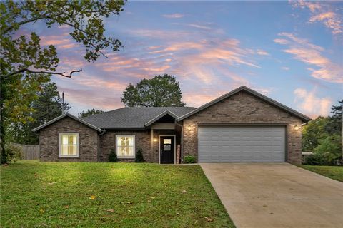 Photo of 1137 Peterson Avenue, Decatur, AR 72722 (MLS # 1326855)