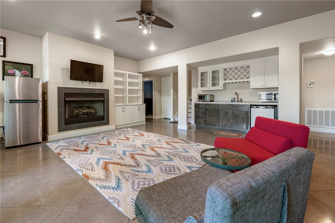 Brittany Sub Bvv - Residential