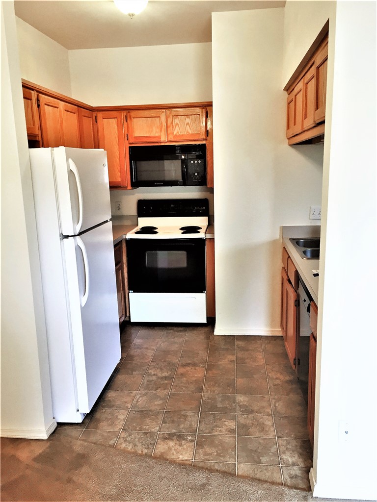 Candlelight Place Apartments - Residential Lease