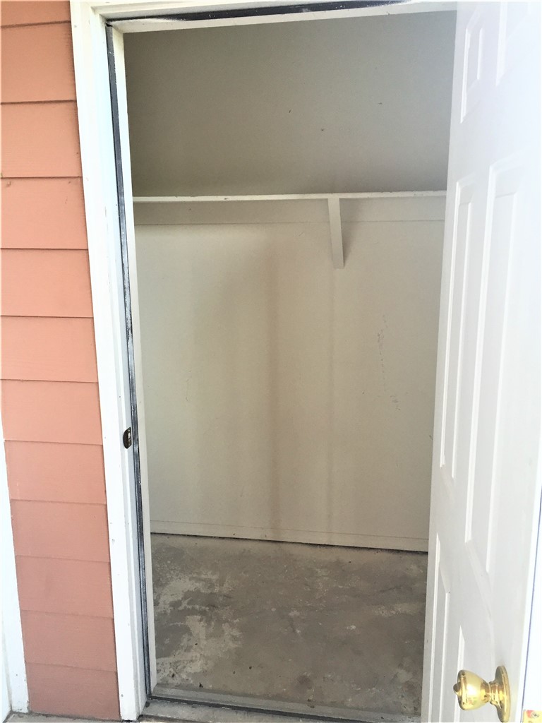 Candlelight Place Apartments - Residential Lease