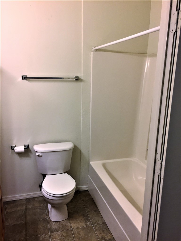 Candlelight Place Apartments - Residential Lease