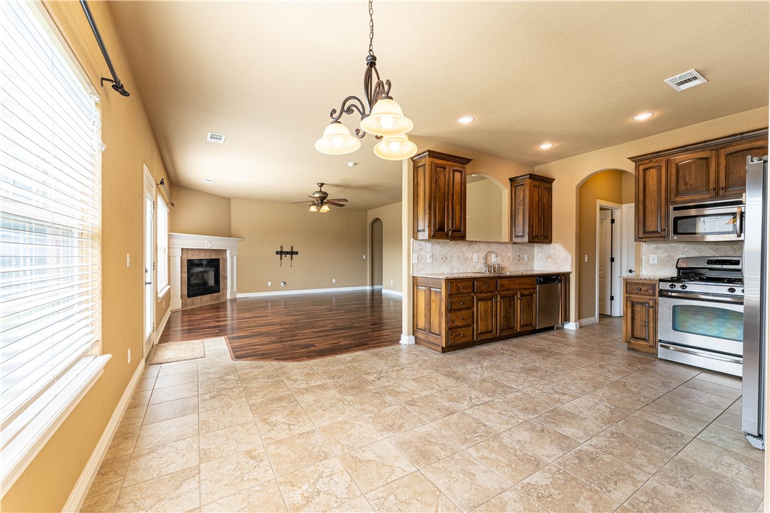 27-16-31 FARMINGTON OUTLOTS - Residential Lease