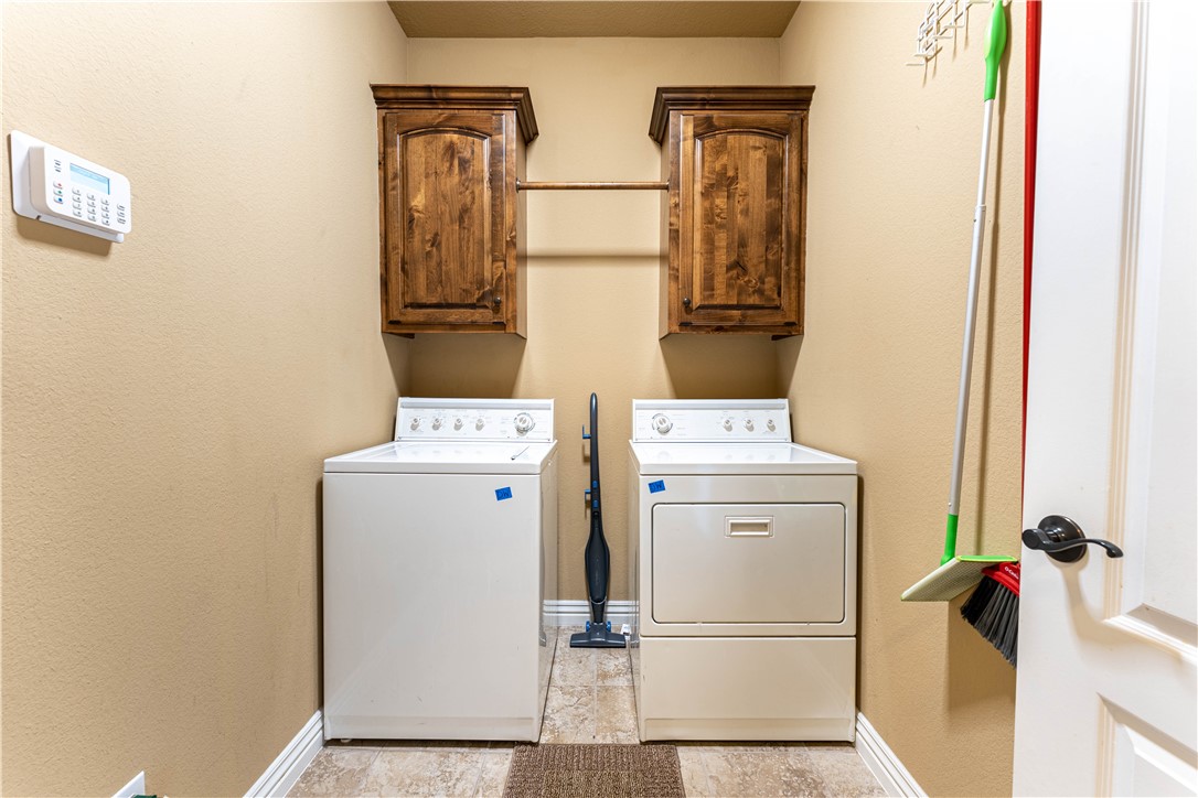 27-16-31 FARMINGTON OUTLOTS - Residential Lease