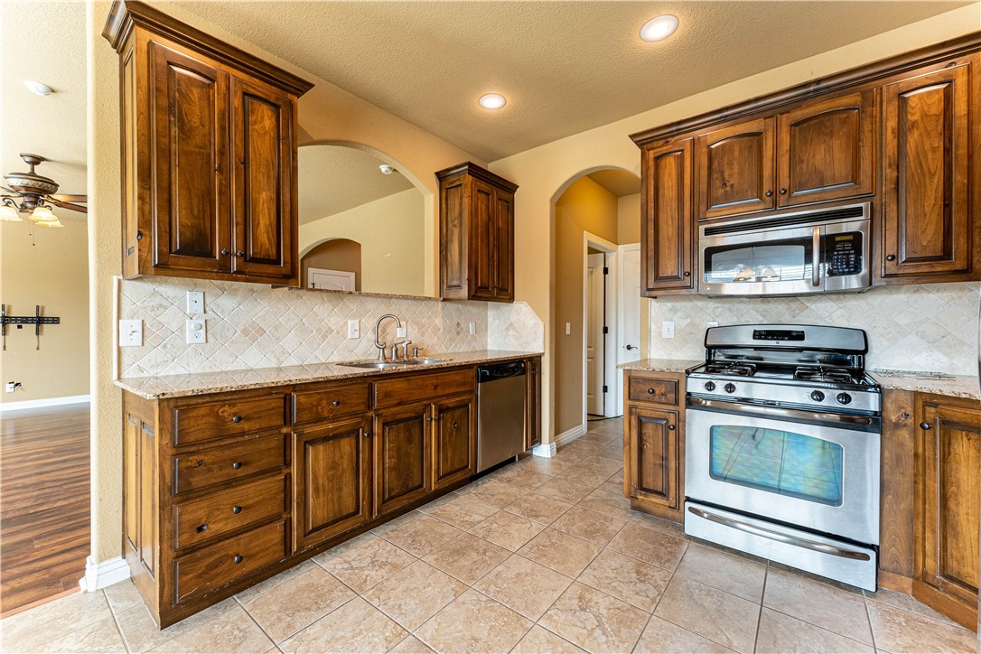 27-16-31 FARMINGTON OUTLOTS - Residential Lease