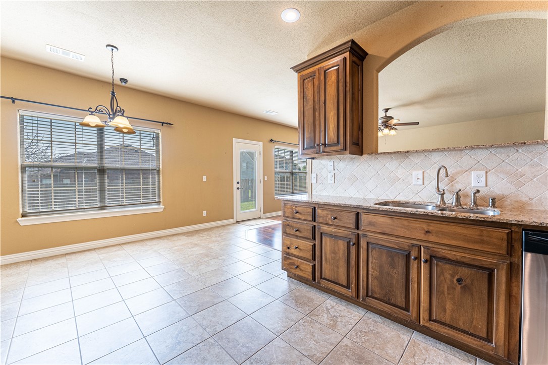 27-16-31 FARMINGTON OUTLOTS - Residential Lease