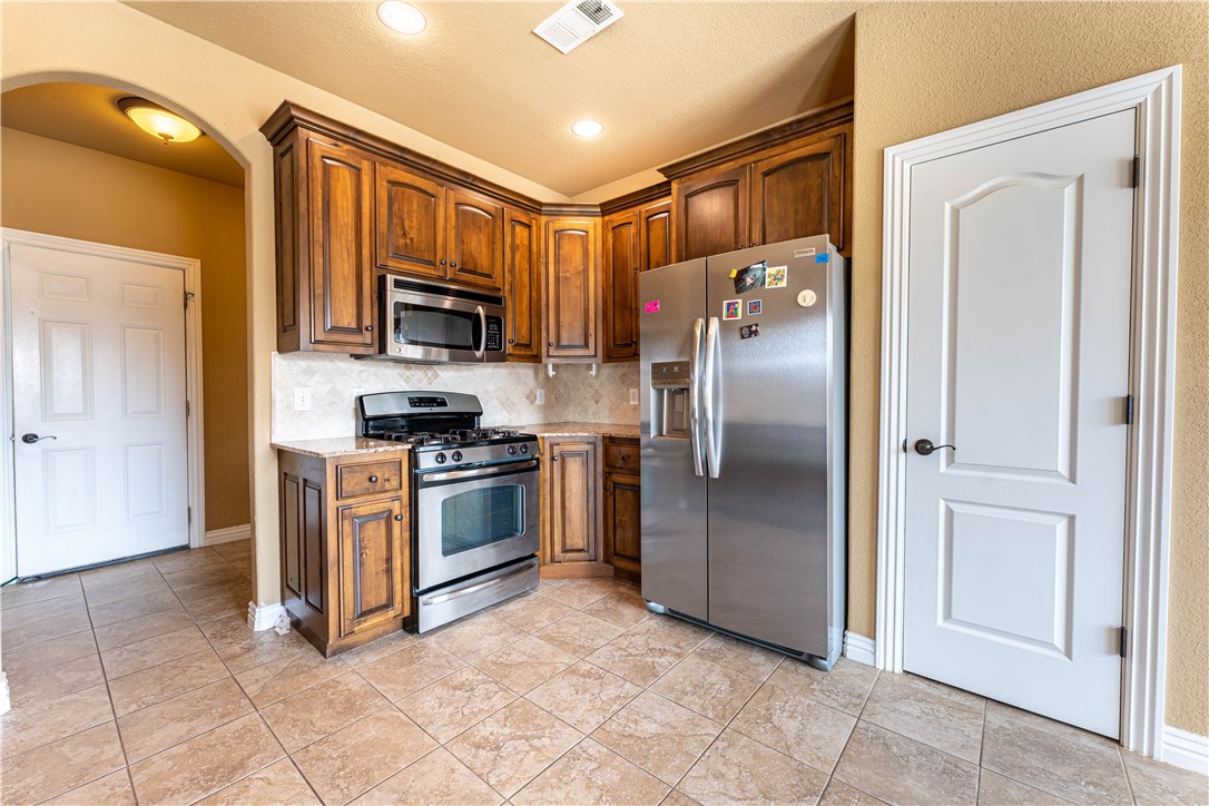 27-16-31 FARMINGTON OUTLOTS - Residential Lease