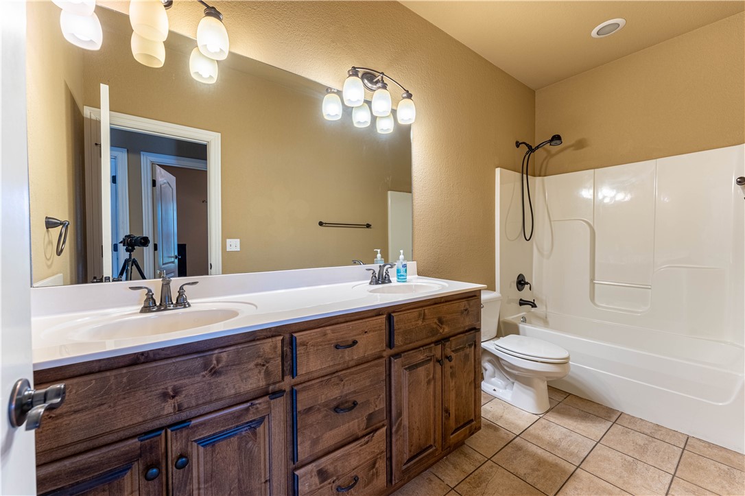 27-16-31 FARMINGTON OUTLOTS - Residential Lease