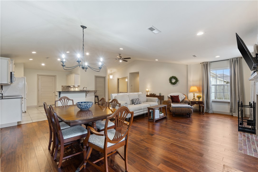 Edens Court Centerton - Residential