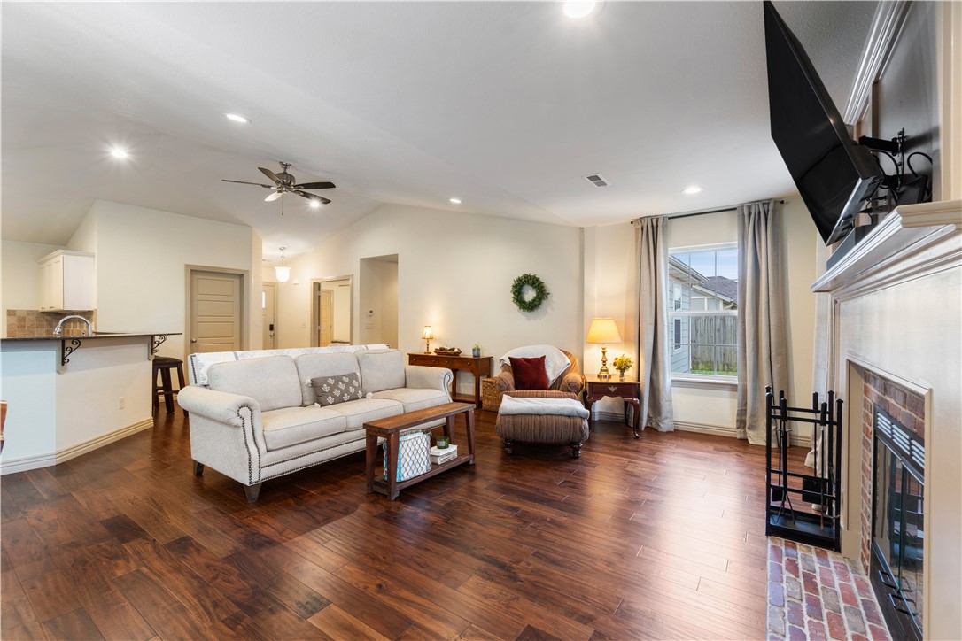 Edens Court Centerton - Residential