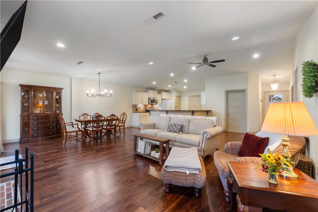 Edens Court Centerton - Residential