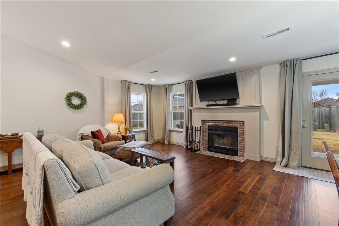 Edens Court Centerton - Residential