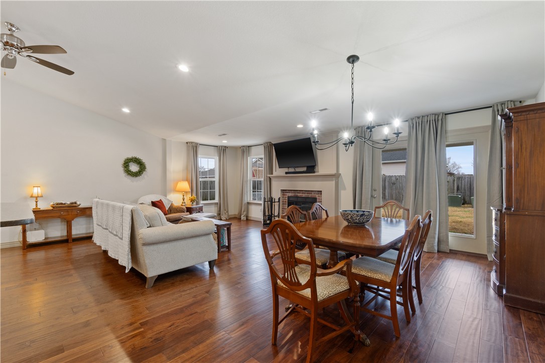 Edens Court Centerton - Residential