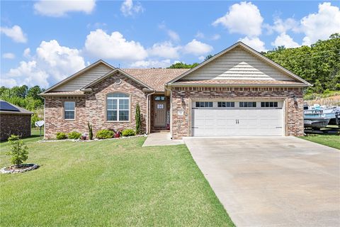 Photo of 325 Crestwood Lane, Russellville, AR 72802 (MLS # 1344256)