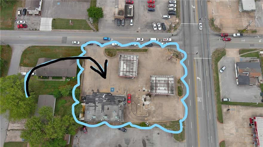 Recently closed convenience store.  Tanks removed.  Canopies still in place.  Ready for remodel and reopening for business, this location was the #1 Lottery Ticket sales location in NW Arkansas until it closed in October 2022.  Operator closed due to health reasons.