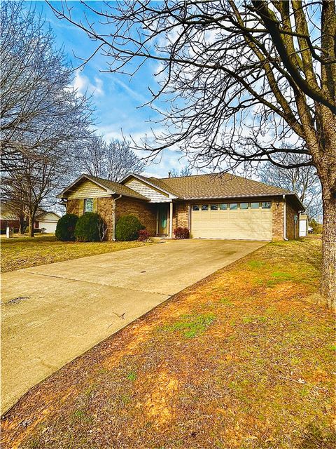Photo of 701 Apple Tree Lane, Clarksville, AR 72830 (MLS # 1337277)
