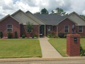 4 BDRM HOME in West Russellville! Clean & Pristine...it's just what you have been waiting for! Entertaining is simple with 2 living areas, one is open to the kitchen w/bar & features a gas fireplace. Southern summer evenings pair well w/a glass of sweat tea sitting outside on an oversized covered back porch surrounded by landscaping & privacy fence. Close to the neighborhood market & down town!