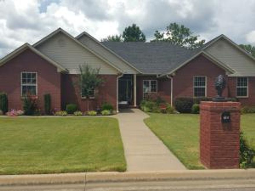 4 BDRM HOME in West Russellville! Clean & Pristine...it's just what you have been waiting for! Entertaining is simple with 2 living areas, one is open to the kitchen w/bar & features a gas fireplace. Southern summer evenings pair well w/a glass of sweat tea sitting outside on an oversized covered back porch surrounded by landscaping & privacy fence. Close to the neighborhood market & down town!
