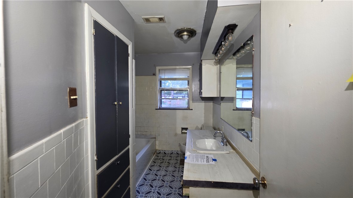 Arthur F Jones - Residential