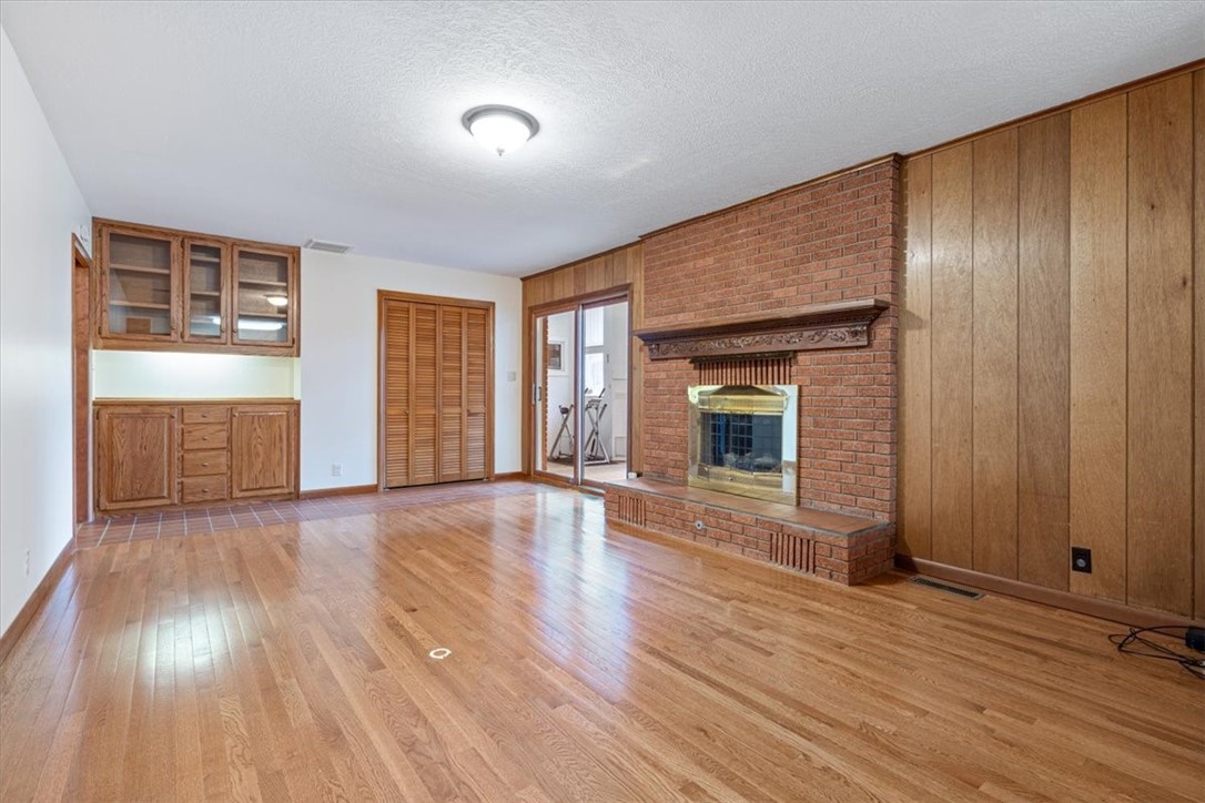 University View Sub Siloam Spgs - Residential