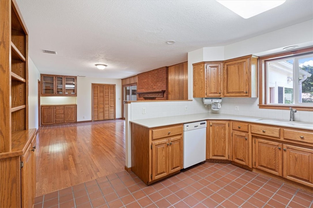 University View Sub Siloam Spgs - Residential