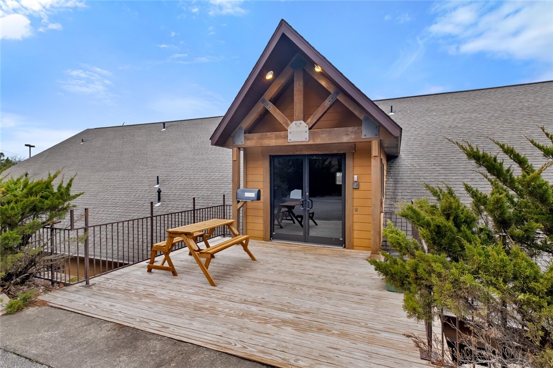 Fayetteville Outlots - Commercial Lease