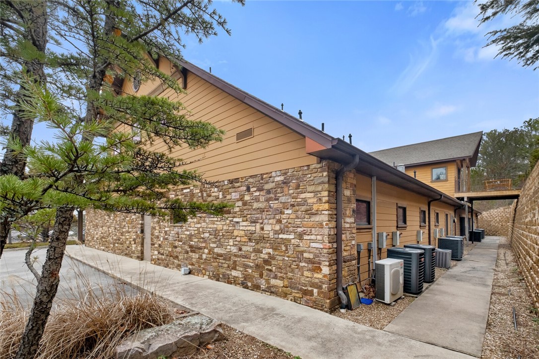 Fayetteville Outlots - Commercial Lease