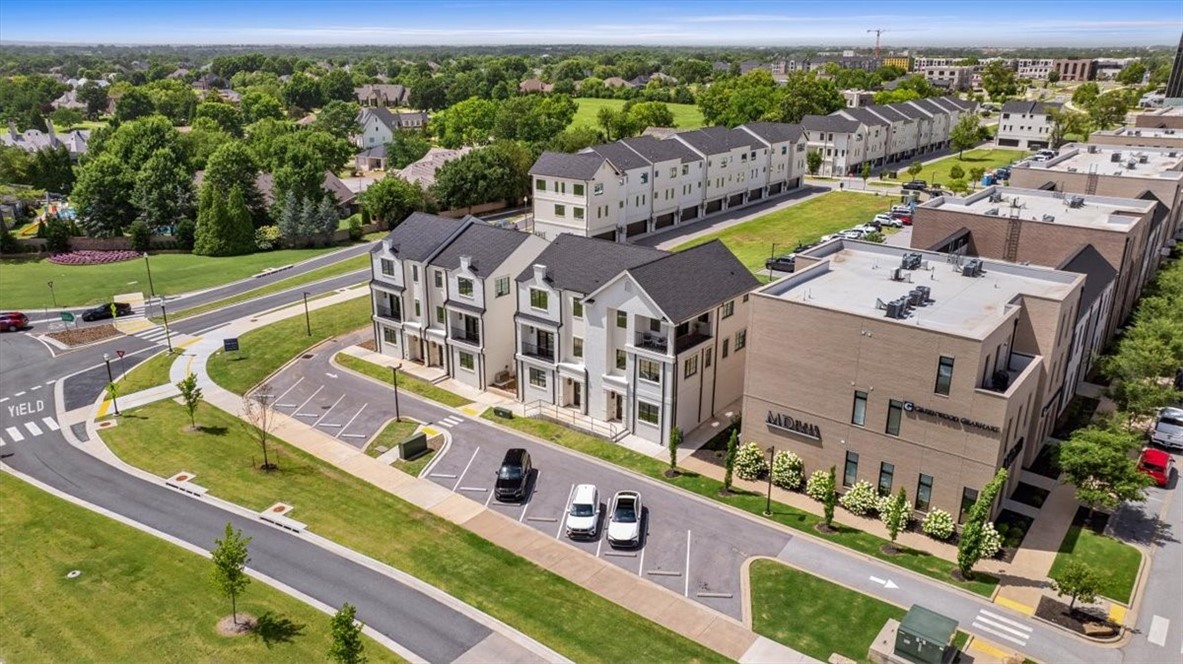 Pinnacle Heights Rogers - Residential