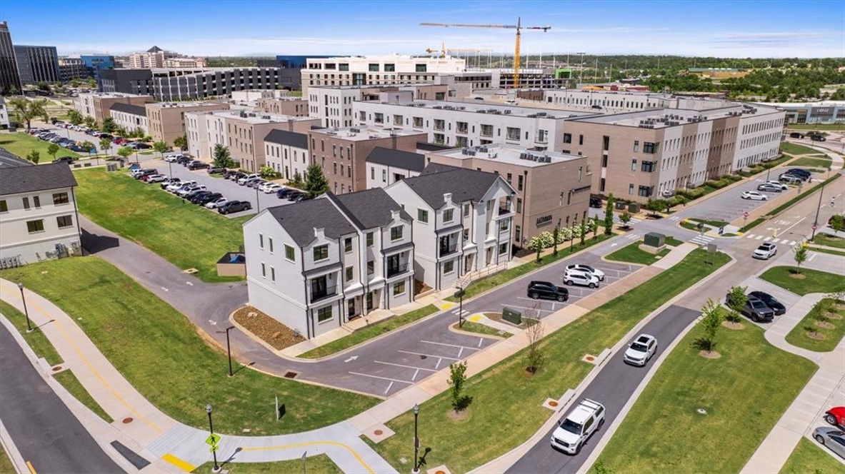 Pinnacle Heights Rogers - Residential