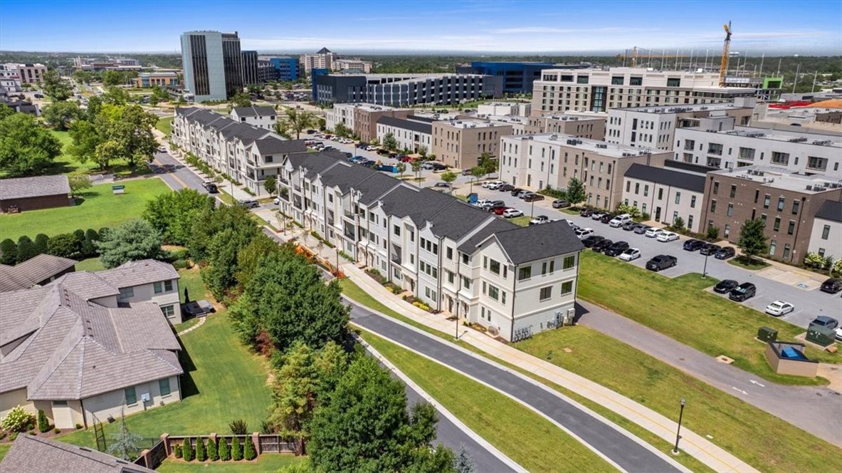 Pinnacle Heights Rogers - Residential