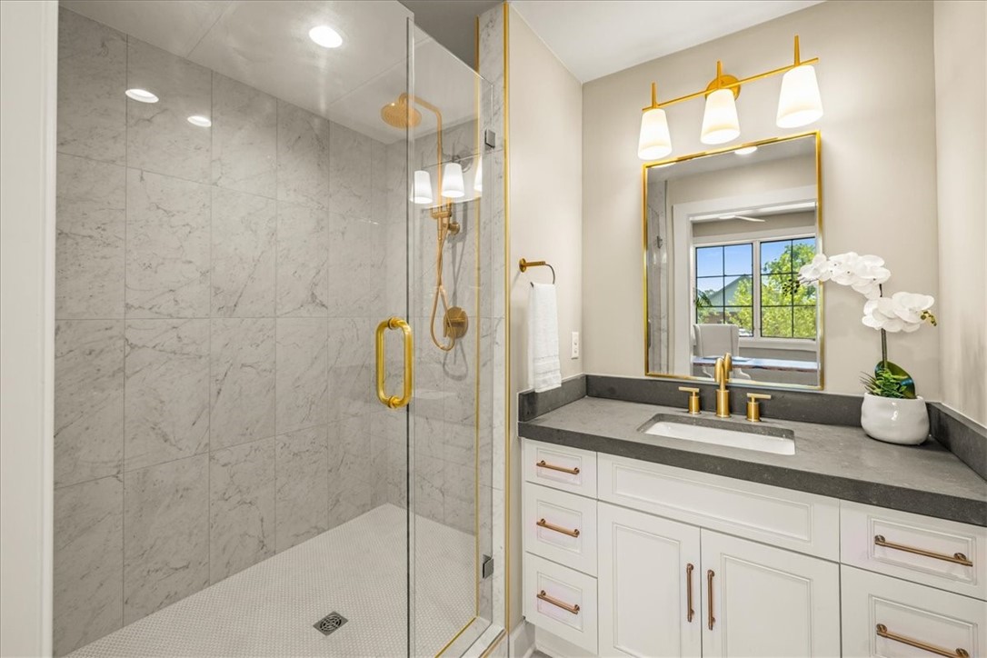 Pinnacle Heights Rogers - Residential