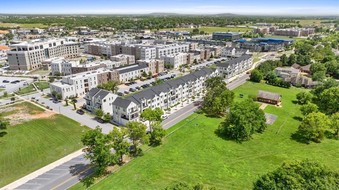 Pinnacle Heights Rogers - Residential
