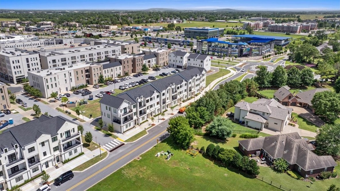 Pinnacle Heights Rogers - Residential