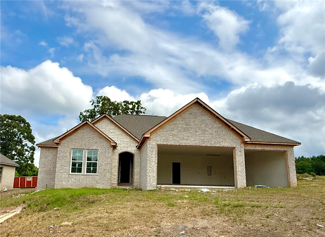 Photo 1 of 35 — 1338 Elk Horn Drive, Russellville, AR 72802
