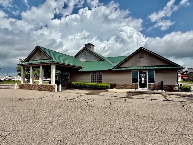 Welcome to this impressive 4,064 sq. ft. commercial building, ideally located in a high-traffic area perfect for various business opportunities. Priced at $1,350,000, this property offers ample space and flexibility, featuring multiple private rooms and modern amenities that suit a variety of commercial uses. Come take a tour today!