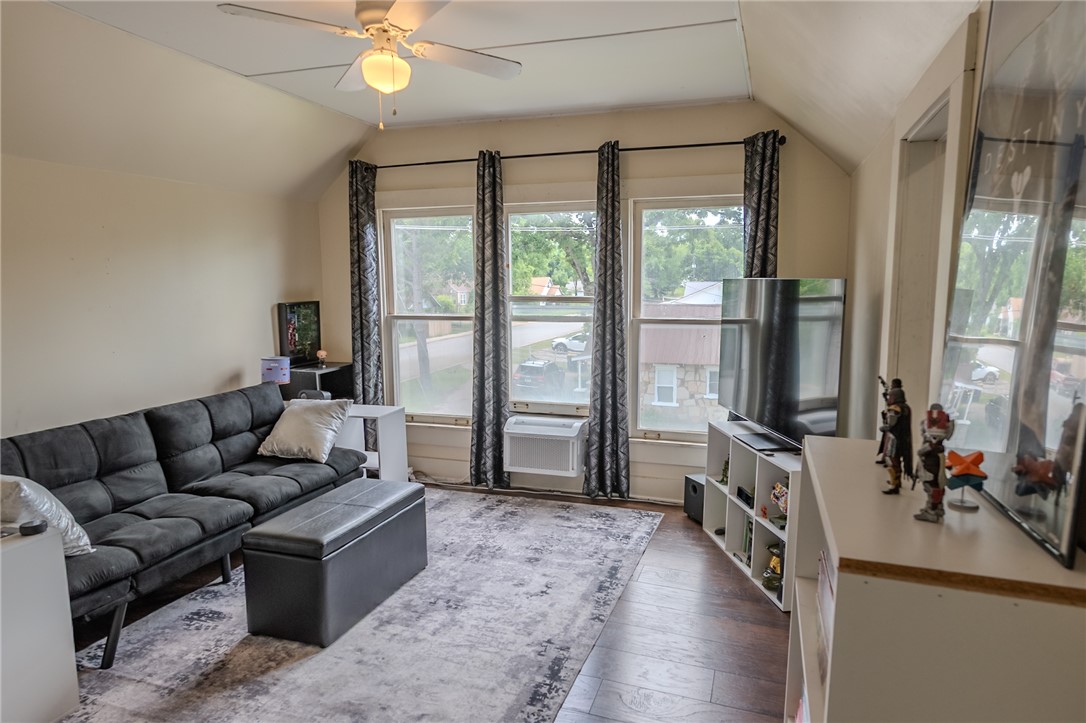 EAGLE HTS II - Residential