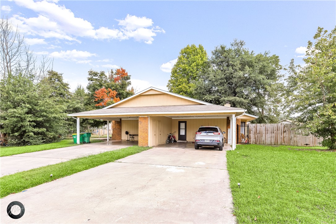 Great investment opportunity! Half acre lot. Large backyard! Each unit is 2BD/2BA and both have current tenants. Brand new heat pumps for both units installed on 11/2/21. Showings with 24 hour notice will be allowed with accepted offer. Proof of Funds/Pre-Approval required with all offers. Do not disturb tenants.