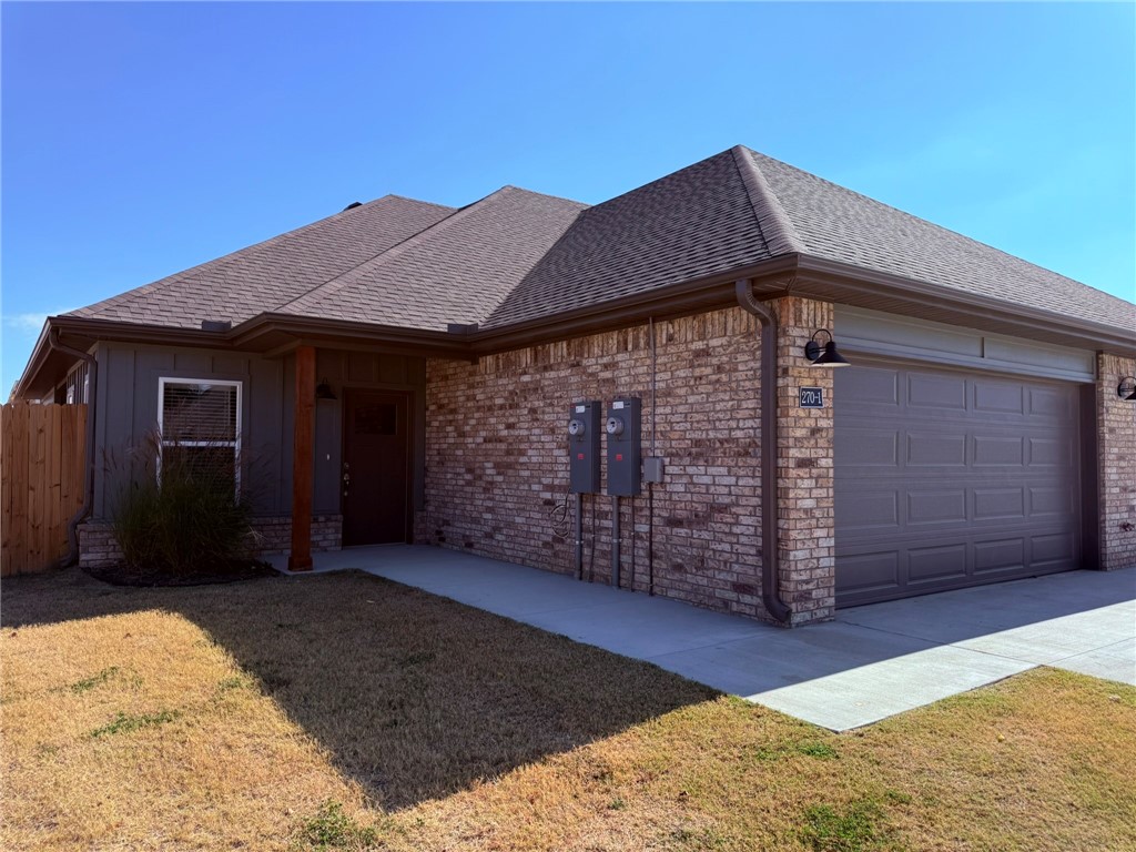 1 MONTH FREE with 12 month lease. New construction duplex in Farmington. 3 bedroom 2 bath. Large open living area. Kitchen features quartz counters and stainless appliances included refrigerator and over the range microwave. Master bedroom has double sink and large walk in closet. Covered patio and fence yard. Washer and dryer included. Lawncare is included. Pets negotiable with pet deposit and additional pet rent